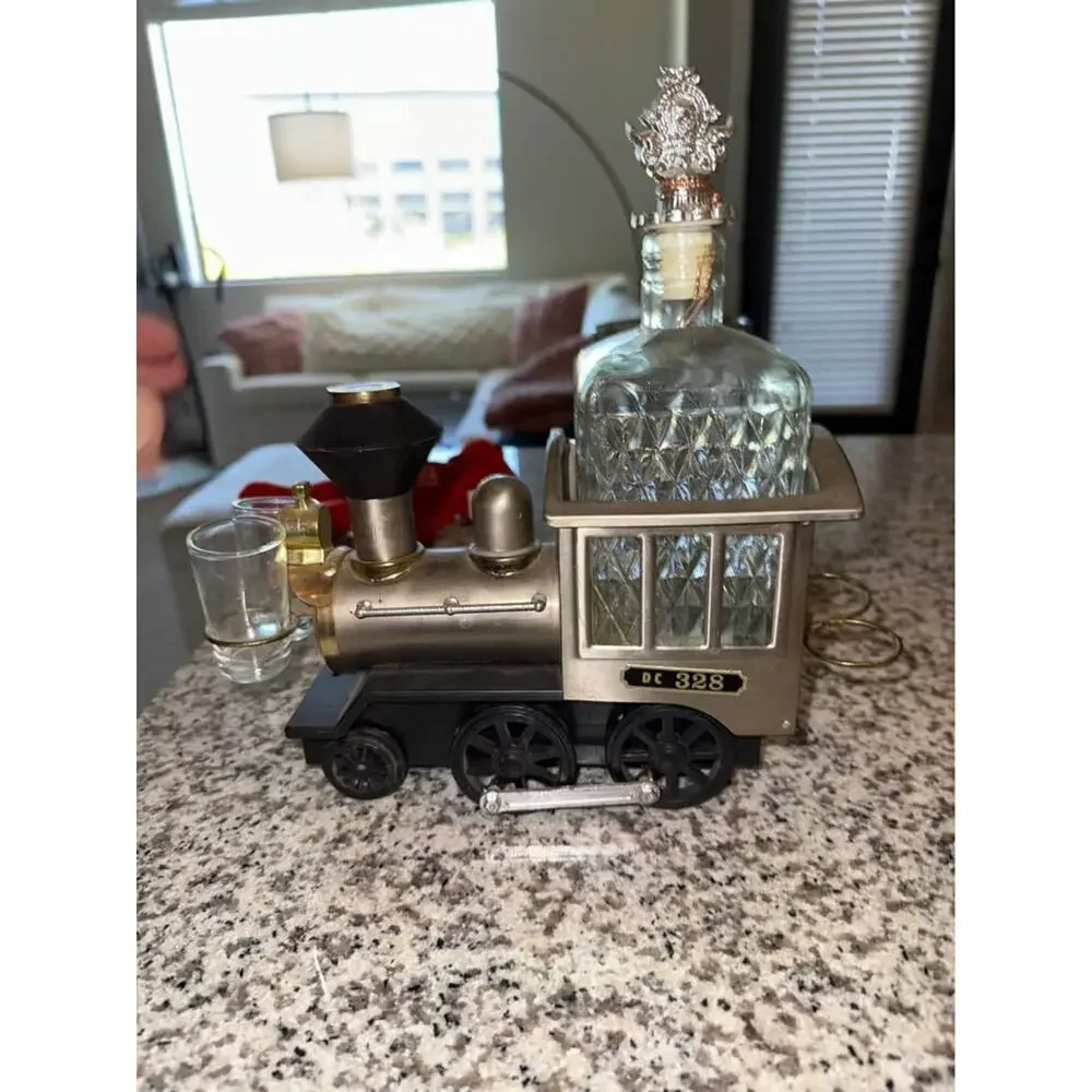 VTG TRAIN DC 328 LOCO MUSIC BOX DECANTER SHOT GLASS BAR SET PLAYS 